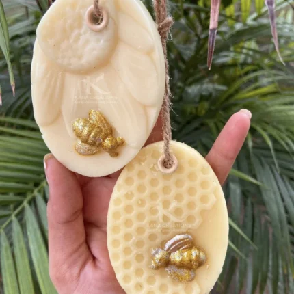 honey bee mogra soy wax sachet_kanacreations