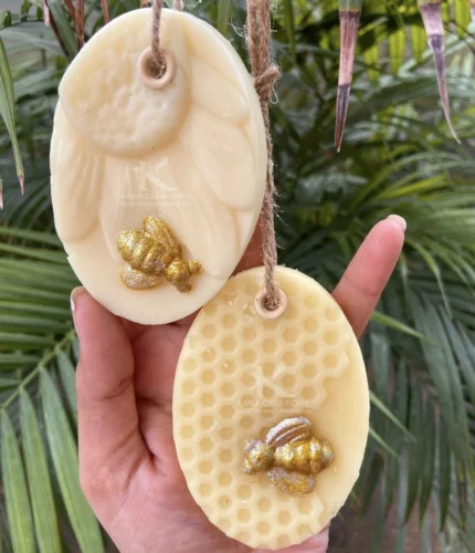 honey bee mogra soy wax sachet_kanacreations