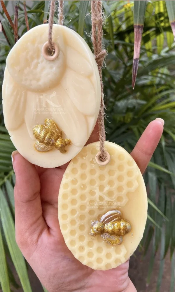 honey bee mogra soy wax sachet_kanacreations