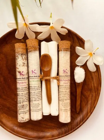 Gift Unwinding bath salts_Kanacreations