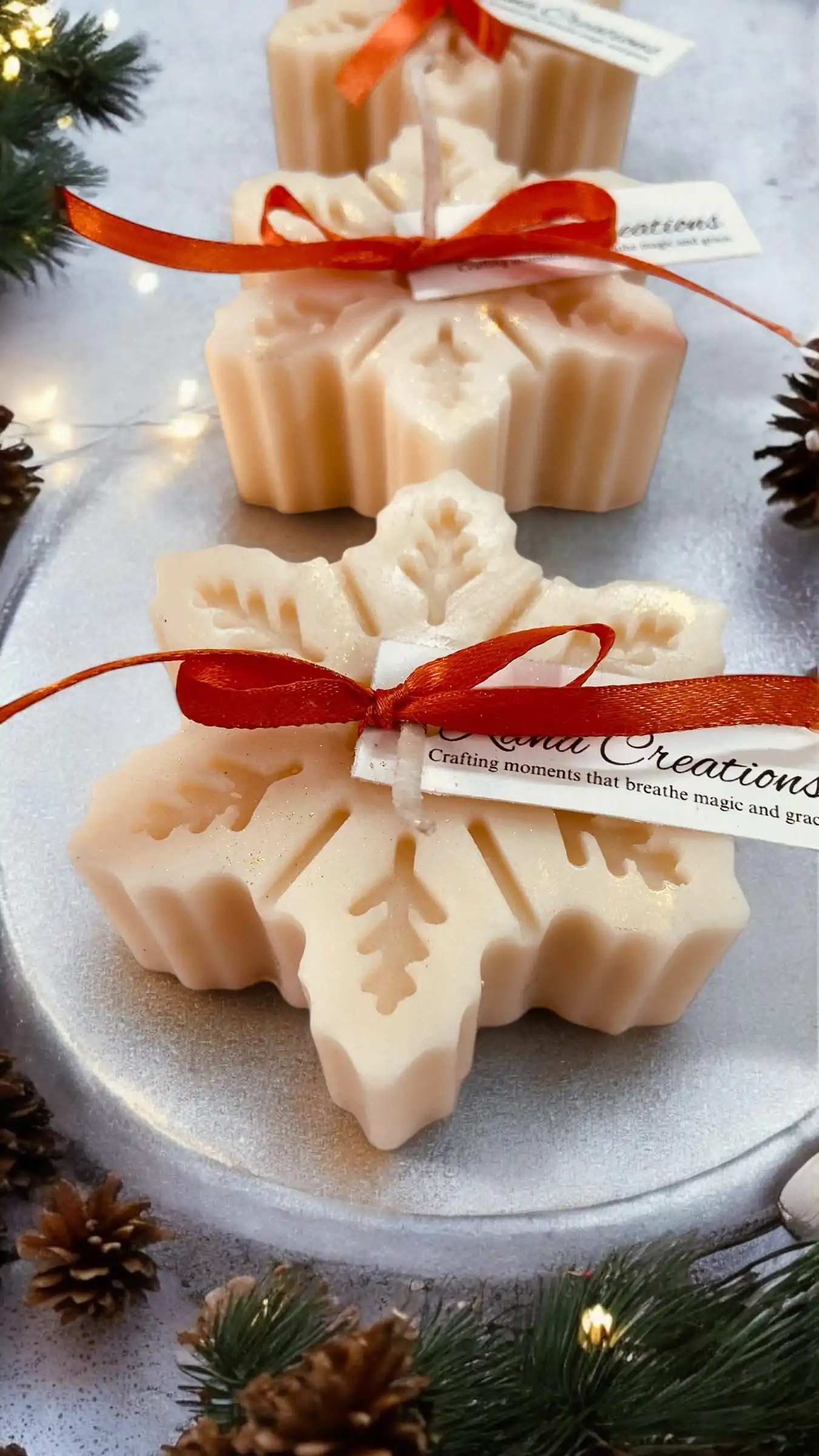 Sparkling Snowflake Christmas soy candle_kanacreations Sparkling Snowflake Christmas soy candle_kanacreations
